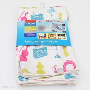 <em>Hot</em> Sale 40*45cm Polyester Cleaning Towel with the Pattern of Colorful Figures