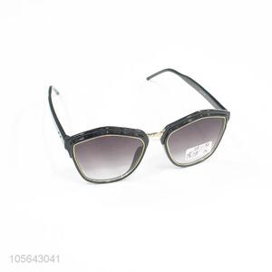 Wholesale cheap fashionable custom men women uv400 sunglasses