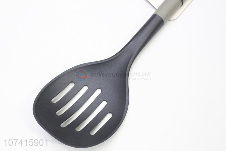 Promotional Wholesale Kitchen Utensil Nylon Leakage Ladle