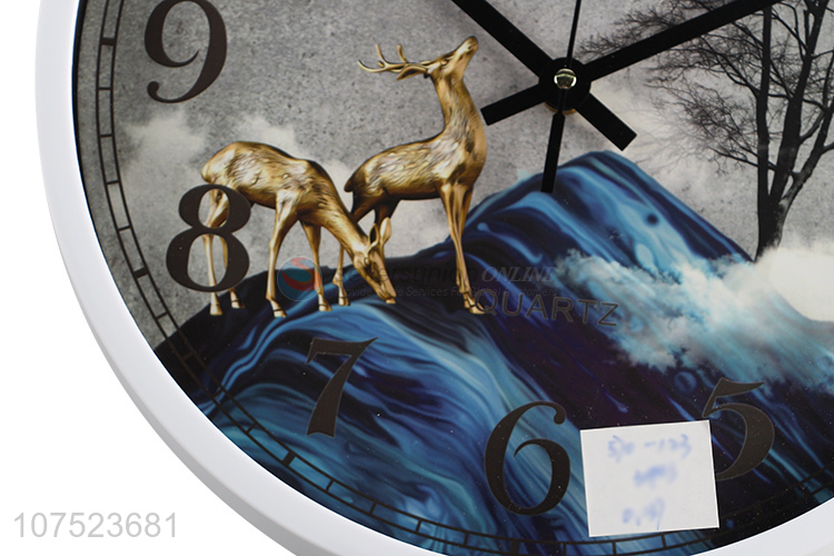 Popular products trendy elk pattern wall clock no-punch silent clock for classroon decoration