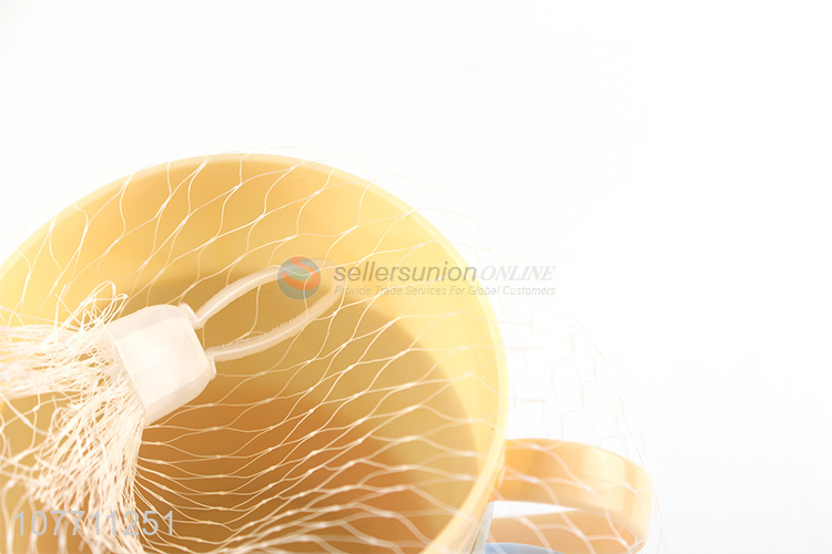 Hot selling fashionable embossed plastic tooth mug plastic toothbrush cup set