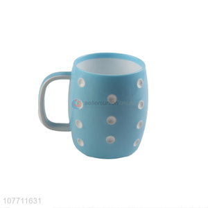 Wholesale fashionable unbreakable bpa free plastic water cup with handle