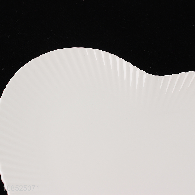 Factory price heart shape white ceramic plate for dinnerware