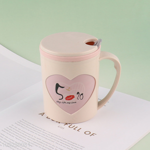 Top selling plastic water cup drinking cup with lid&<em>spoon</em>