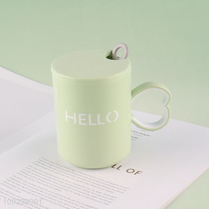 Popular products plastic water cup juice cup with lid&<em>spoon</em>